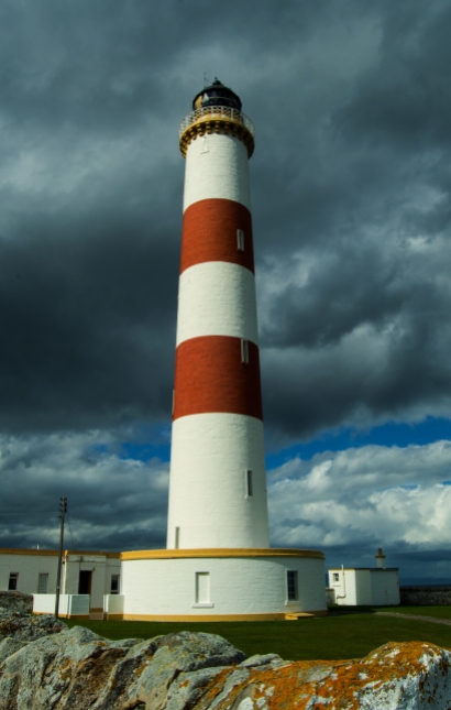 Come on there has been at least a few shots since my last proper Lighthouse - this however has 2 red rings and some wicked moody sky - seriously what more do you want from me :-) Oh did I mention we were off to see Wishbone Ash in Concert - enjoy